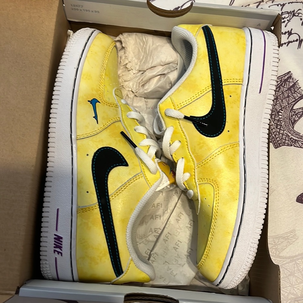 Kids sneakers